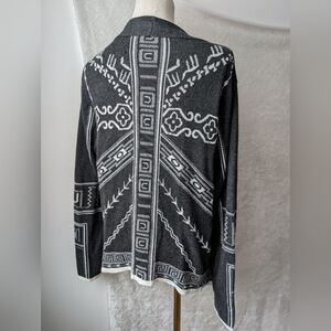 Monoreno Aztec Grayscale Cardigan Contrast